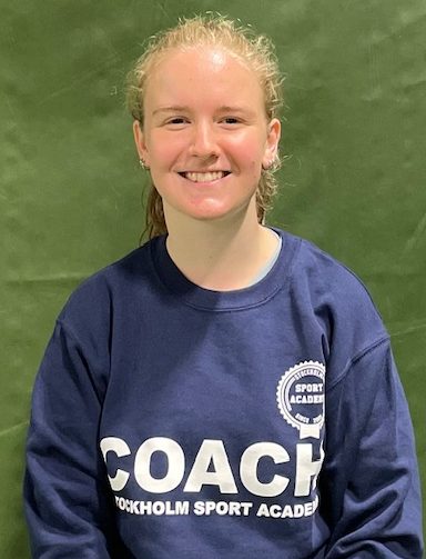 Nicole, Tennistränare